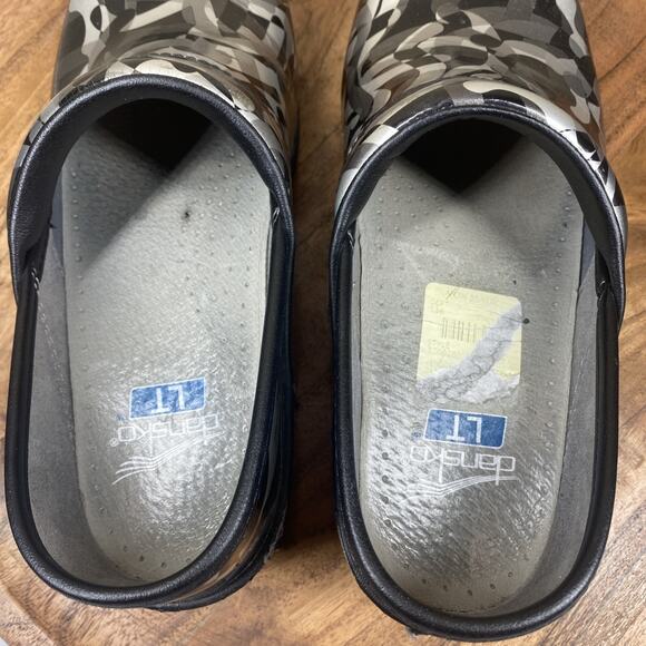 Dansko LT Pro Twisty Womens Black And Silver Size 36 6 Patent Leather Clogs - Picture 6 of 11